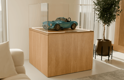 Titan from the Alisa Collection – Large Museum Display Case